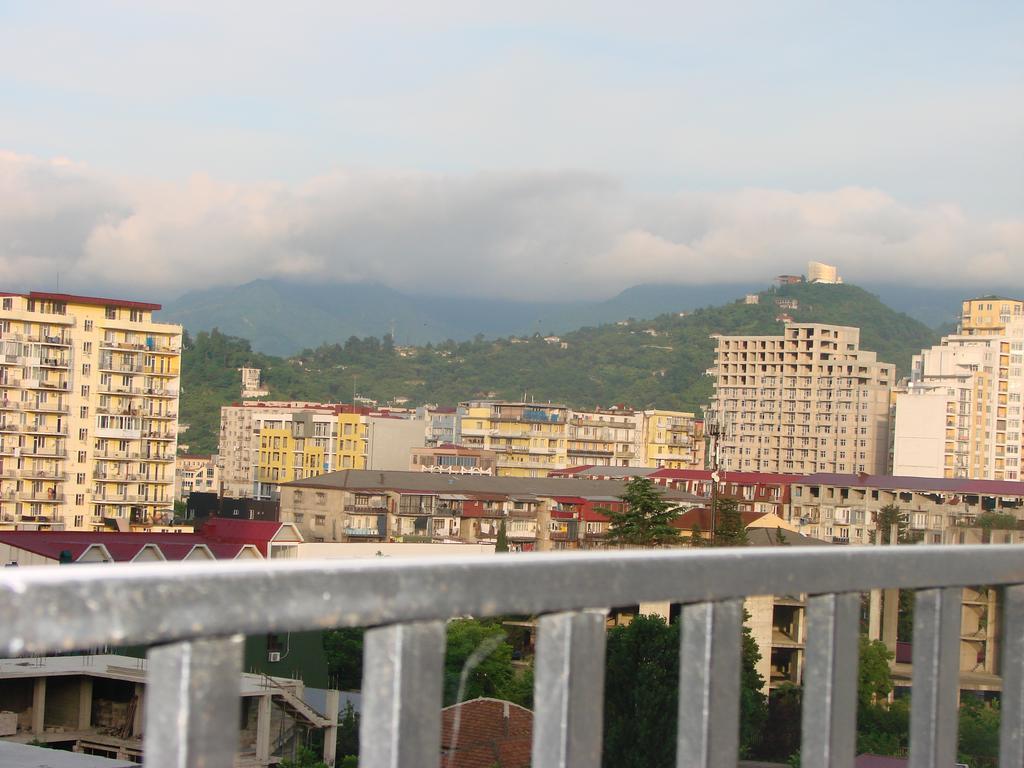 Gigi Apartments บาทูมิ ภายนอก รูปภาพ