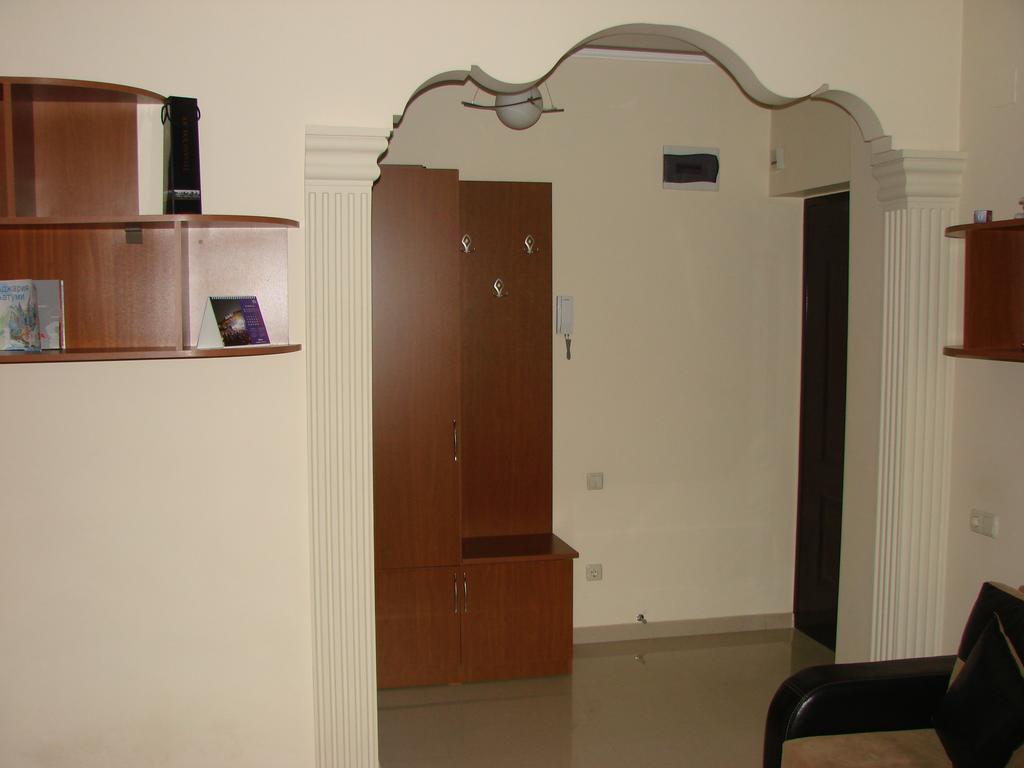 Gigi Apartments บาทูมิ ภายนอก รูปภาพ