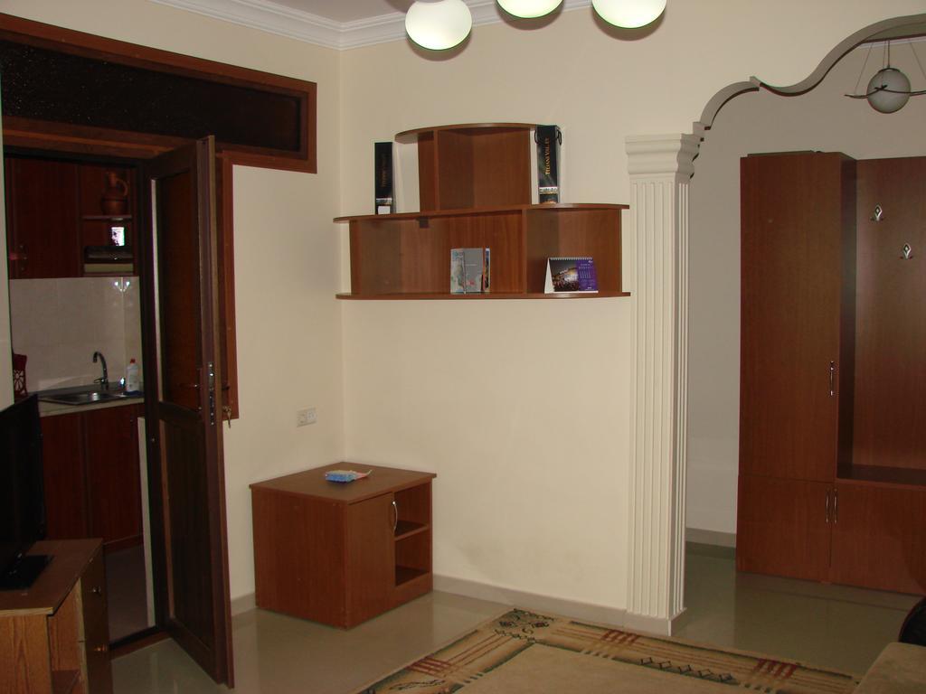 Gigi Apartments บาทูมิ ภายนอก รูปภาพ