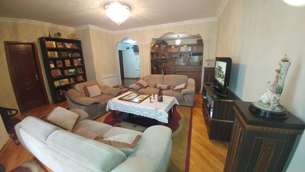 Gigi Apartments บาทูมิ ภายนอก รูปภาพ