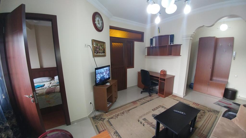 Gigi Apartments บาทูมิ ภายนอก รูปภาพ